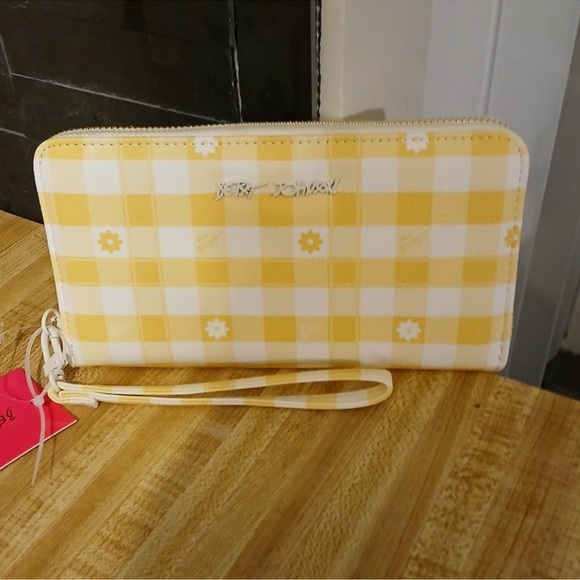 Betsey Johnson Handbags - Betsey Johnson NWT Yellow/ White
Checkered Wallet/ Wristlet